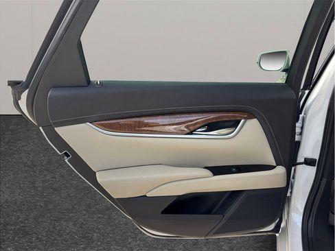 Used 2019 Cadillac XTS Luxury image 39