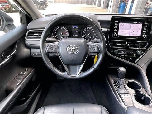 Used 2024 Toyota Camry SE FWD image 5