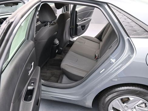 Certified 2026 Hyundai Elantra SE FWD image 11