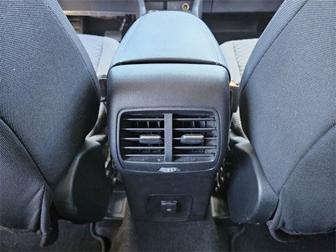 Used 2020 Ford Escape SE image 10