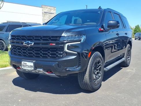 Used 2023 Chevrolet Tahoe Z71 w/ Luxury Package AWD/4WD image 2