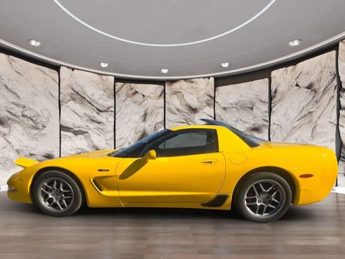 Used 2002 Chevrolet Corvette Z06 w/ Memory Pkg image 5