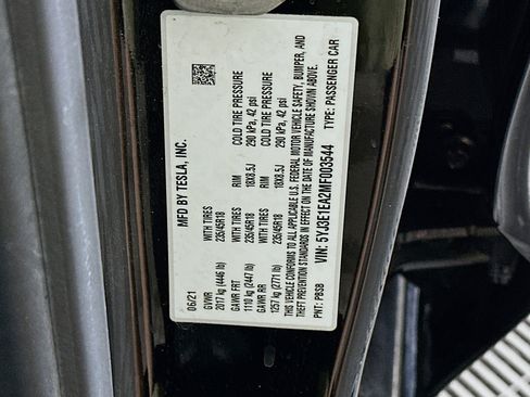 Used 2021 Tesla Model 3 Standard Range Plus image 12