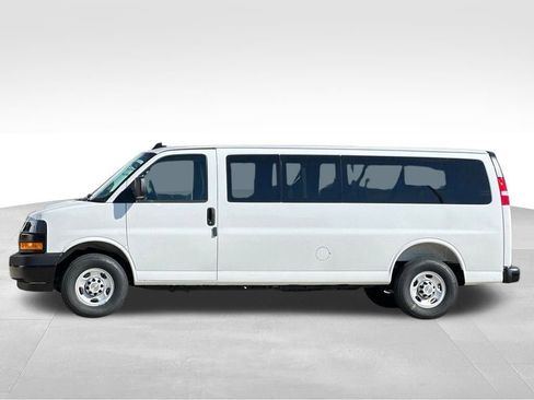 New 2025 Chevrolet Express 3500 LS image 8