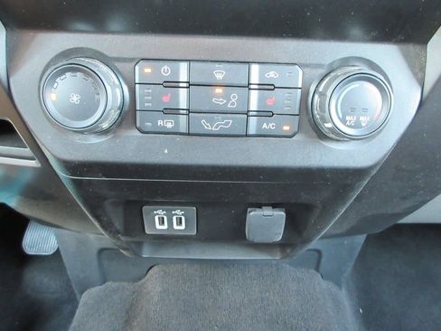 Used 2020 Ford F150 XLT w/ Equipment Group 302A Luxury AWD/4WD image 30