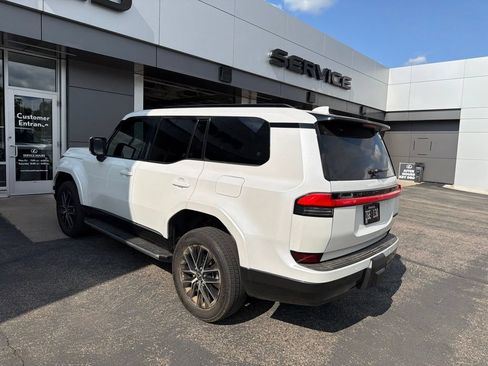 Used 2025 Lexus GX 550 w/ Accessory Package (2T) AWD/4WD image 26