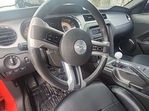 Used 2011 Ford Mustang GT Premium image 3