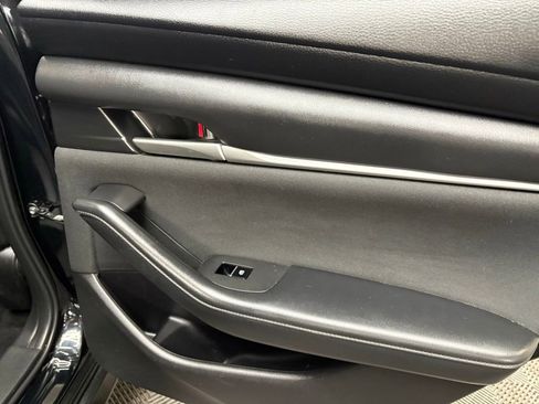 Used 2021 MAZDA MAZDA3 s FWD image 40