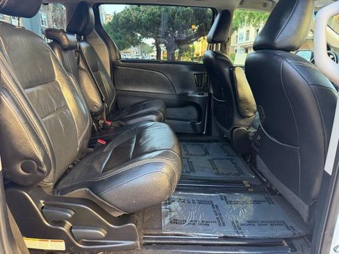 Used 2015 Toyota Sienna SE Premium FWD image 63