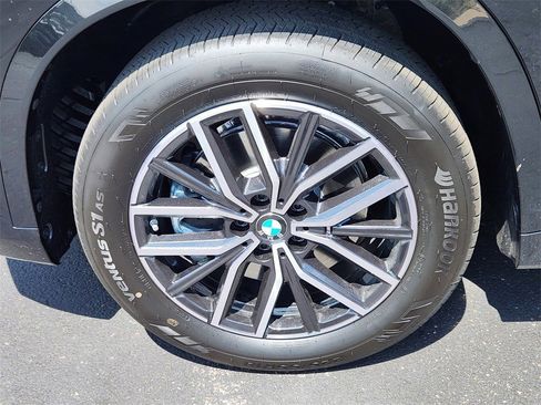 Used 2025 BMW X1 xDrive28i w/ Premium Package image 7