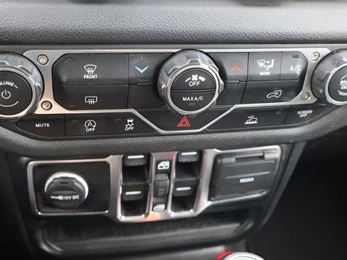 Used 2024 Jeep Wrangler Sport S image 23