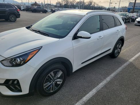 Used 2022 Kia Niro EX Premium image 1