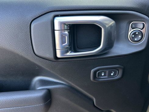 New 2026 Jeep Gladiator Sport image 8