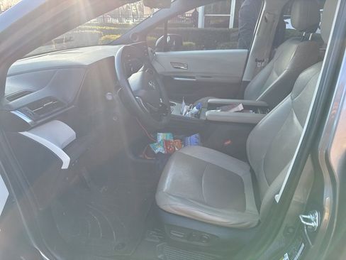 Used 2022 Toyota Sienna Limited image 6