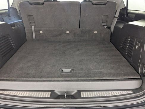 Used 2020 Chevrolet Suburban LT image 29