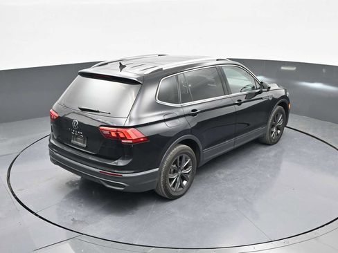 Used 2023 Volkswagen Tiguan SE image 32