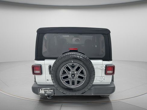 Used 2024 Jeep Wrangler Sport AWD/4WD image 5