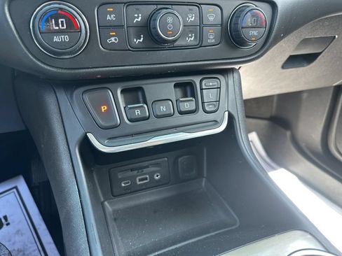 Used 2020 GMC Terrain Denali w/ Denali Premium Package AWD/4WD image 53