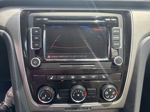Used 2014 Volkswagen Passat 1.8T SE image 23