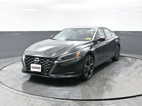 Used 2024 Nissan Altima 2.5 SR image 10