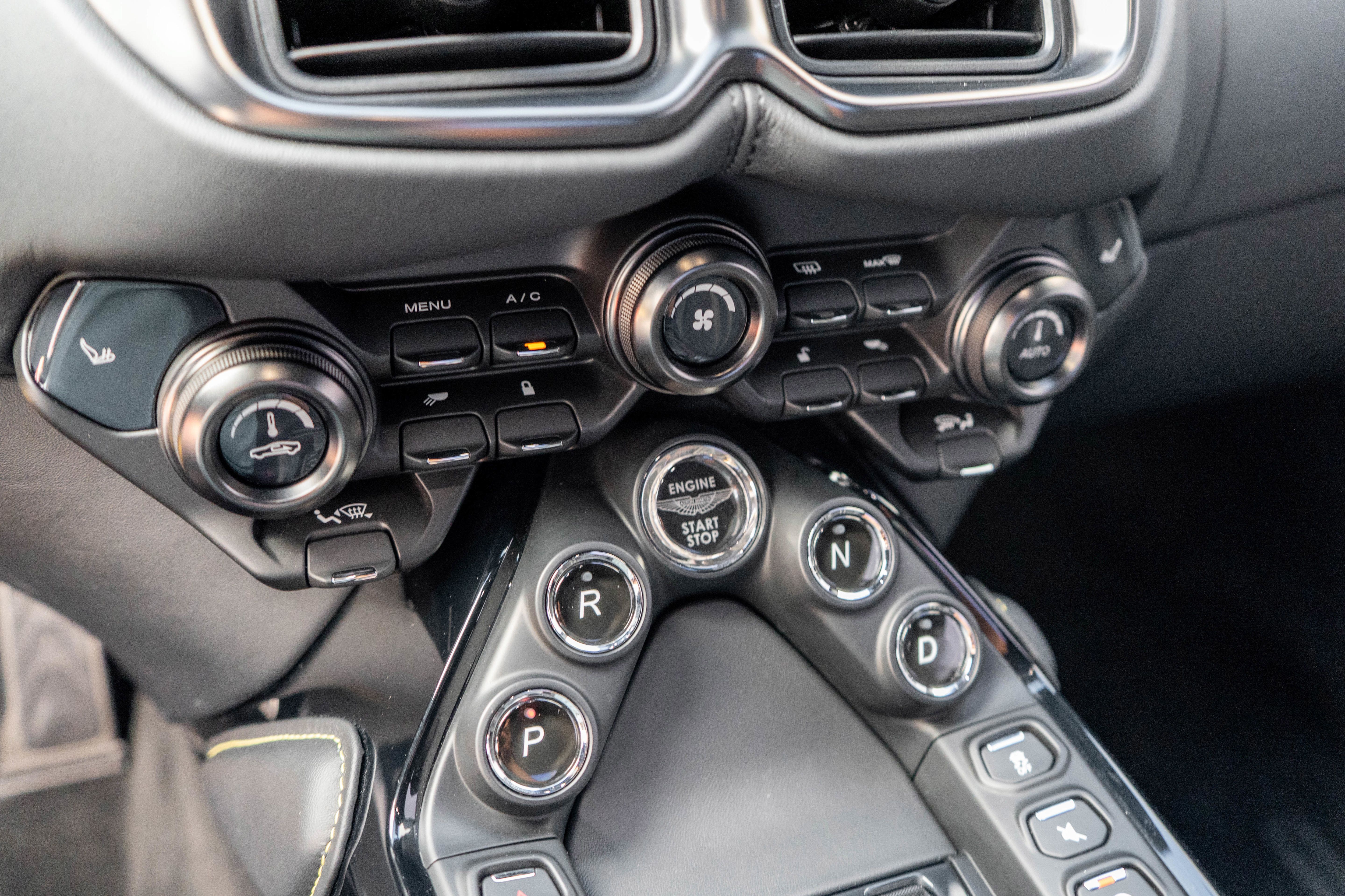 Used 2023 Aston Martin V8 Vantage Coupe RWD image 20