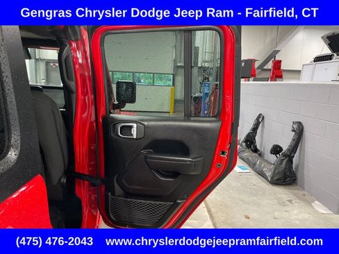 Used 2024 Jeep Wrangler Unlimited w/ Convenience Group AWD/4WD image 17