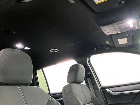 Used 2025 GMC Acadia Elevation image 28