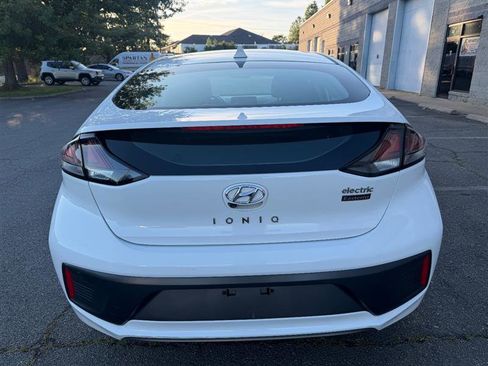 Used 2020 Hyundai Ioniq Limited FWD image 4