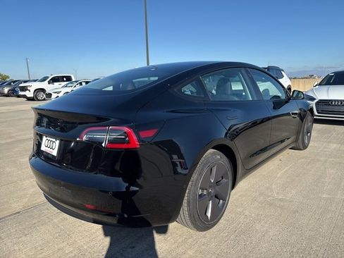 Used 2022 Tesla Model 3 image 3
