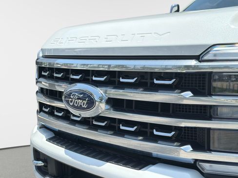 Used 2024 Ford F250 Platinum AWD/4WD image 11