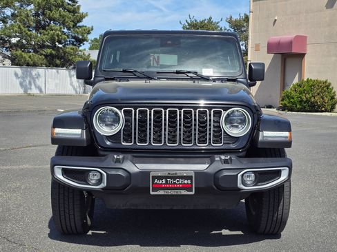 Used 2024 Jeep Wrangler Unlimited Sahara AWD/4WD image 37