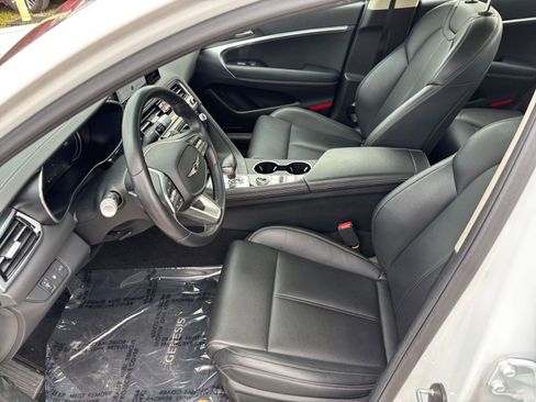 Used 2025 Genesis G70 2.5T image 28