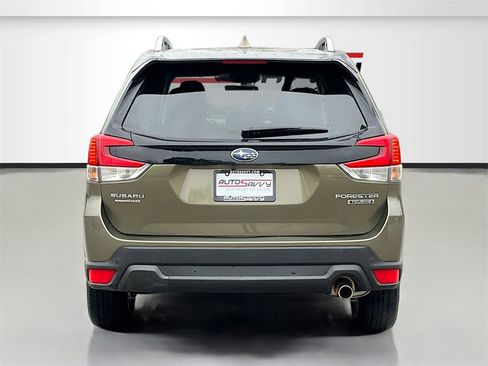 Used 2023 Subaru Forester Touring image 6