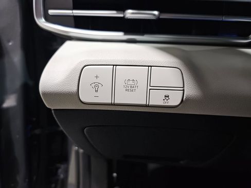 New 2026 Hyundai Elantra Limited image 24