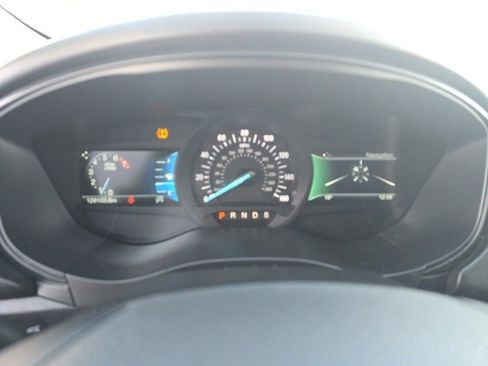 Used 2018 Ford Fusion SE w/ Fusion SE Technology Package image 13