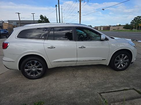 Used 2017 Buick Enclave Premium w/ Experience Buick Package FWD image 14