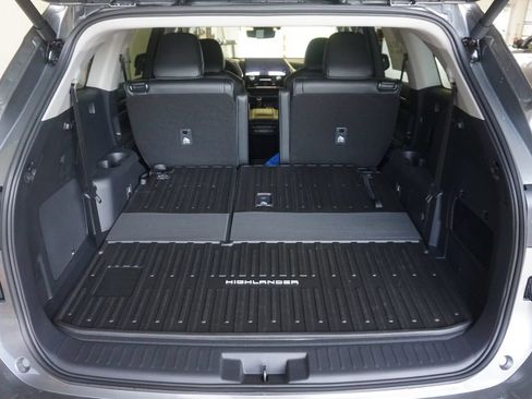New 2026 Toyota Highlander Platinum AWD/4WD image 22
