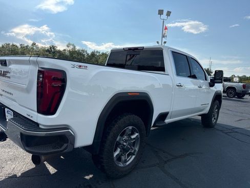 Used 2025 GMC Sierra 2500 SLT w/ SLT Premium Package AWD/4WD image 3