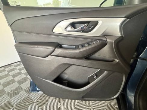 Used 2022 Chevrolet Traverse LT AWD/4WD image 17