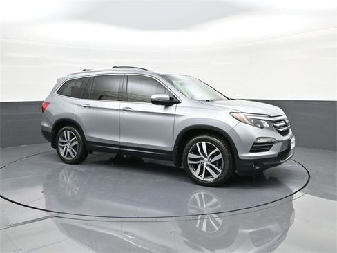 Used 2018 Honda Pilot Elite image 17