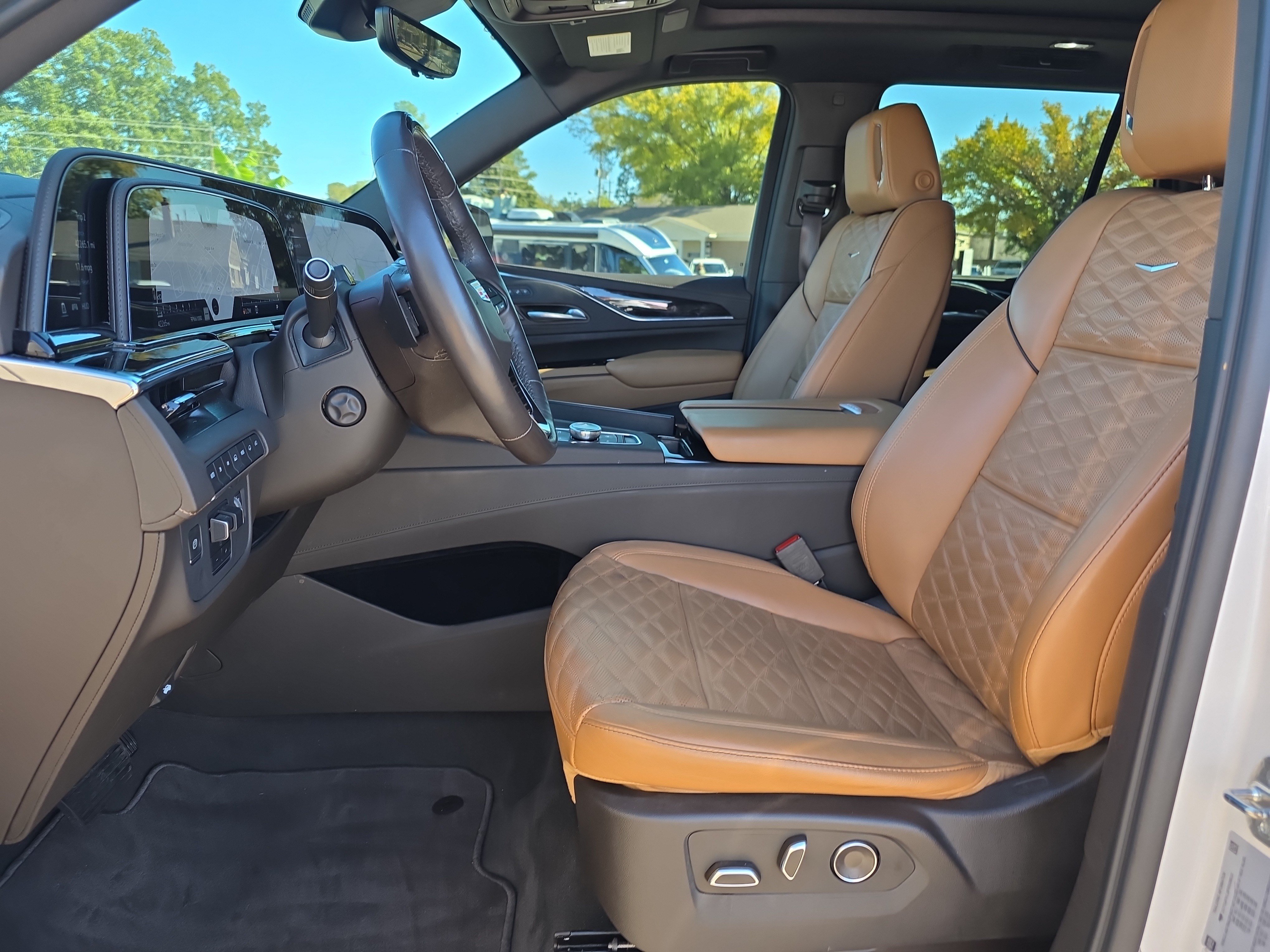 Used 2023 Cadillac Escalade Sport w/ LPO, ONYX Package AWD/4WD image 10