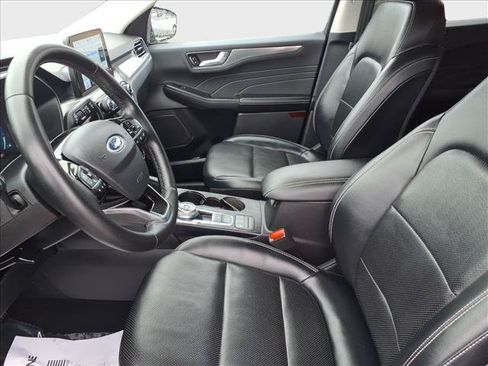 Used 2022 Ford Escape Titanium AWD/4WD image 17