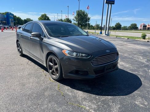 Used 2015 Ford Fusion Titanium FWD image 2
