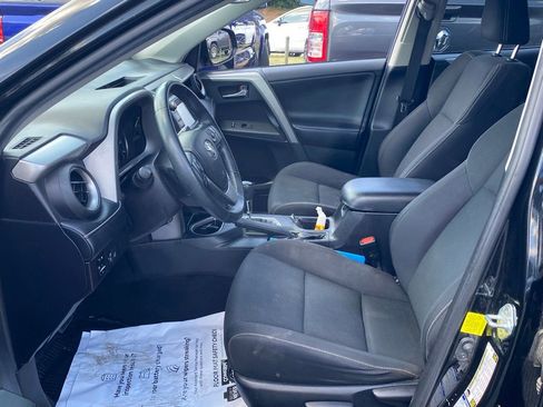 Used 2018 Toyota RAV4 XLE w/ Plus Extra Value Package AWD/4WD image 6