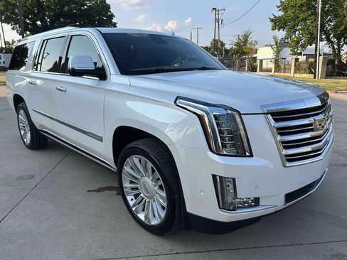 Used 2018 Cadillac Escalade ESV Platinum image 4