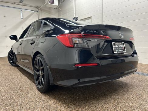 Used 2023 Honda Civic Sport image 4