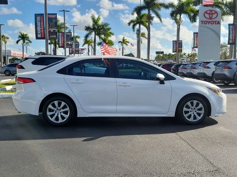 Used 2020 Toyota Corolla LE image 13