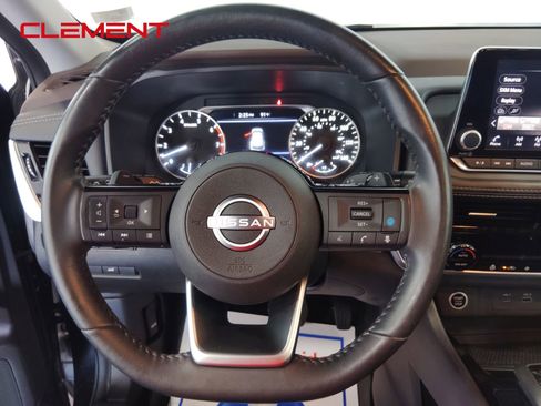 Used 2023 Nissan Rogue SV w/ SV Premium Package image 12