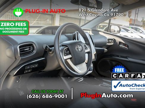 Used 2017 Toyota Prius Prime Advanced FWD image 5