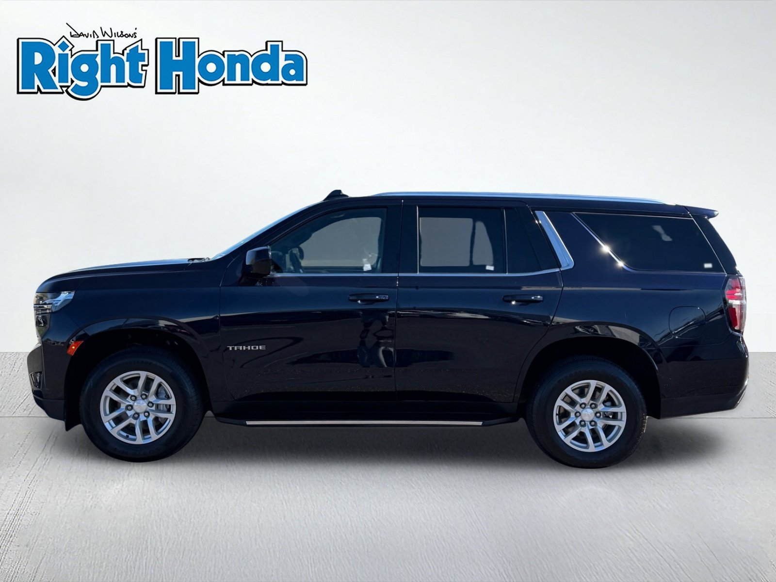 Used 2024 Chevrolet Tahoe LT AWD/4WD image 3
